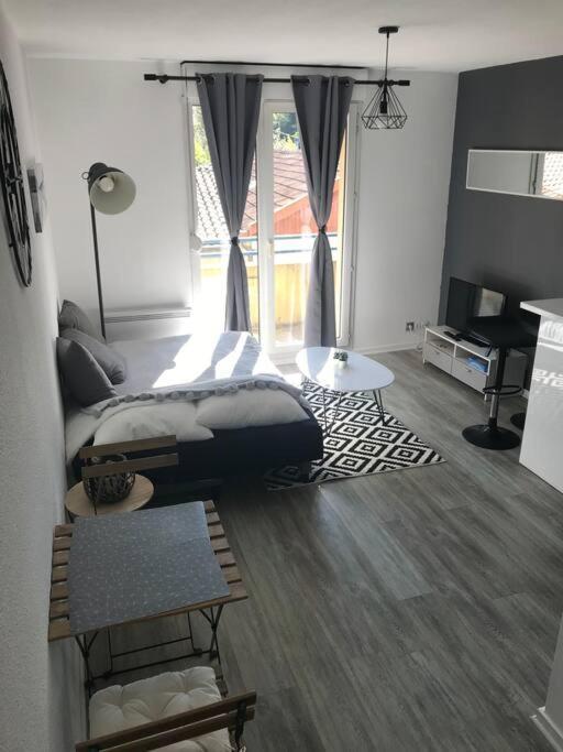 Charmant Studio Apartment *